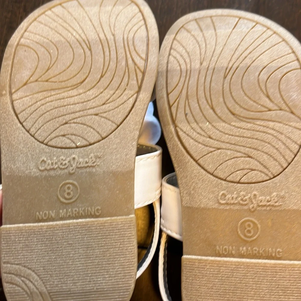NWT Cat and Jack Toddler Girls White Violetta Flower Sandals!